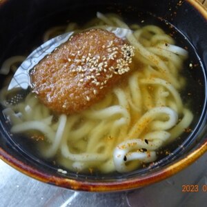 白だし汁のコロッケうどん